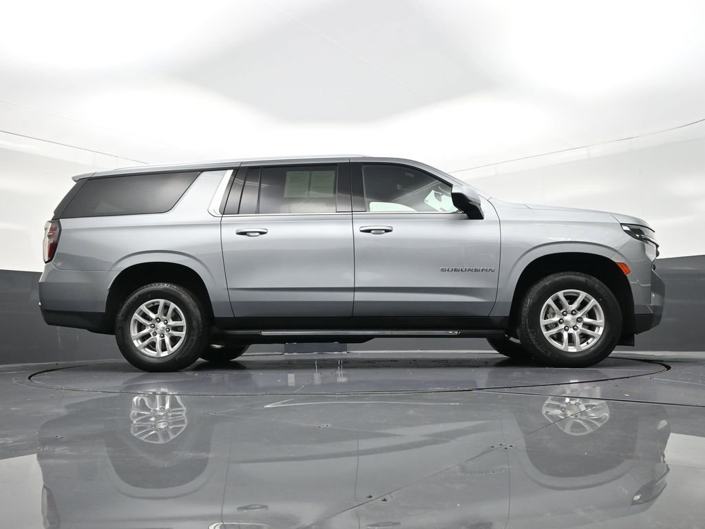 Used 2023 Chevrolet Suburban LS image 29