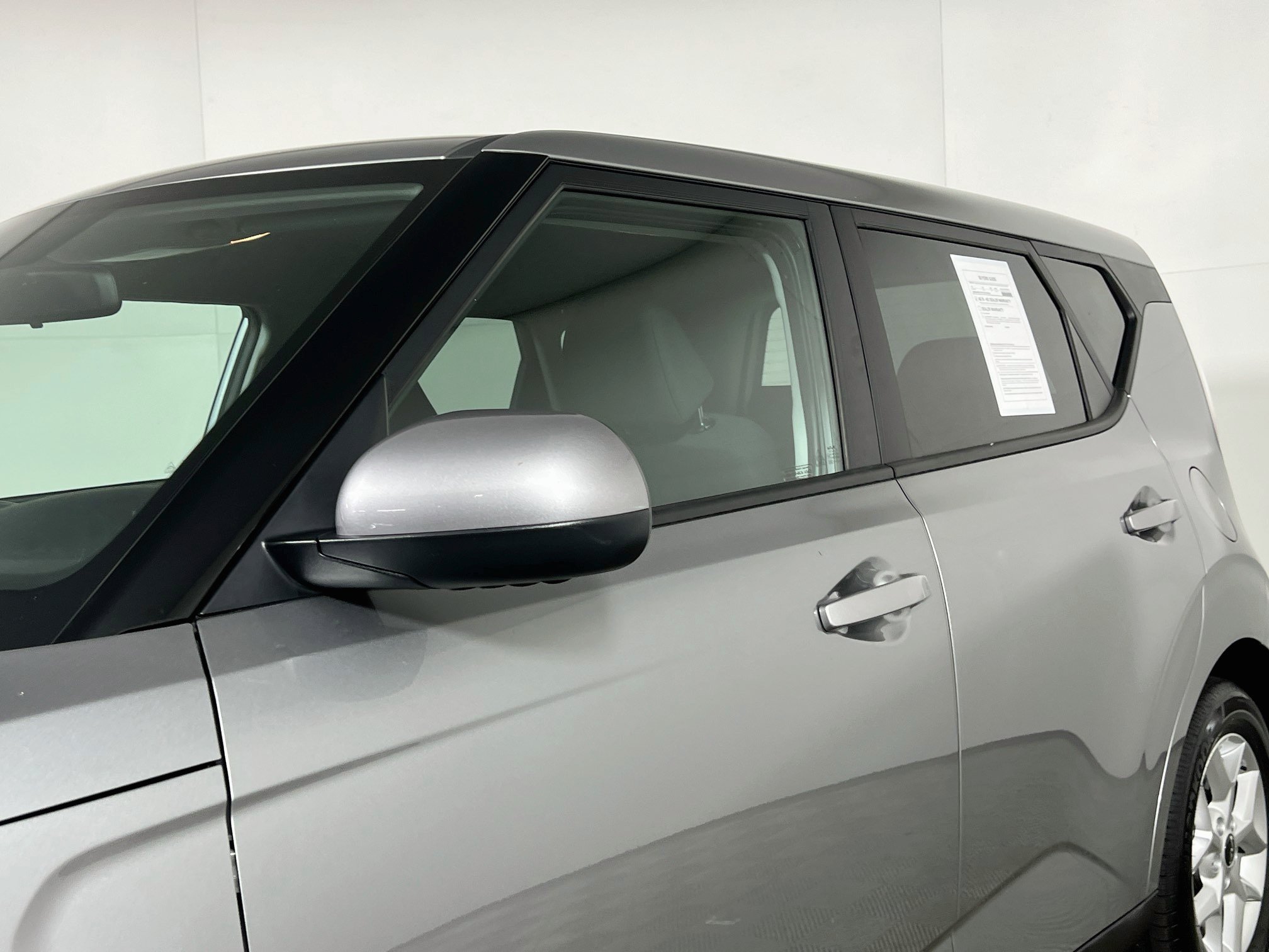 Used 2025 Kia Soul LX w/ LX Technology Package FWD image 13