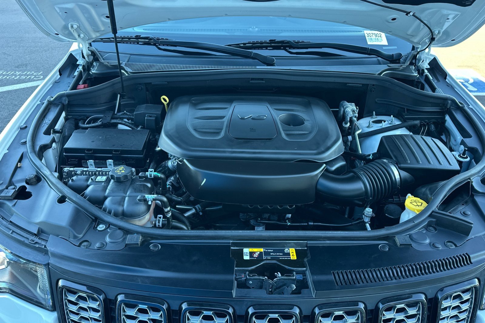 Used 2021 Jeep Grand Cherokee Laredo X image 24