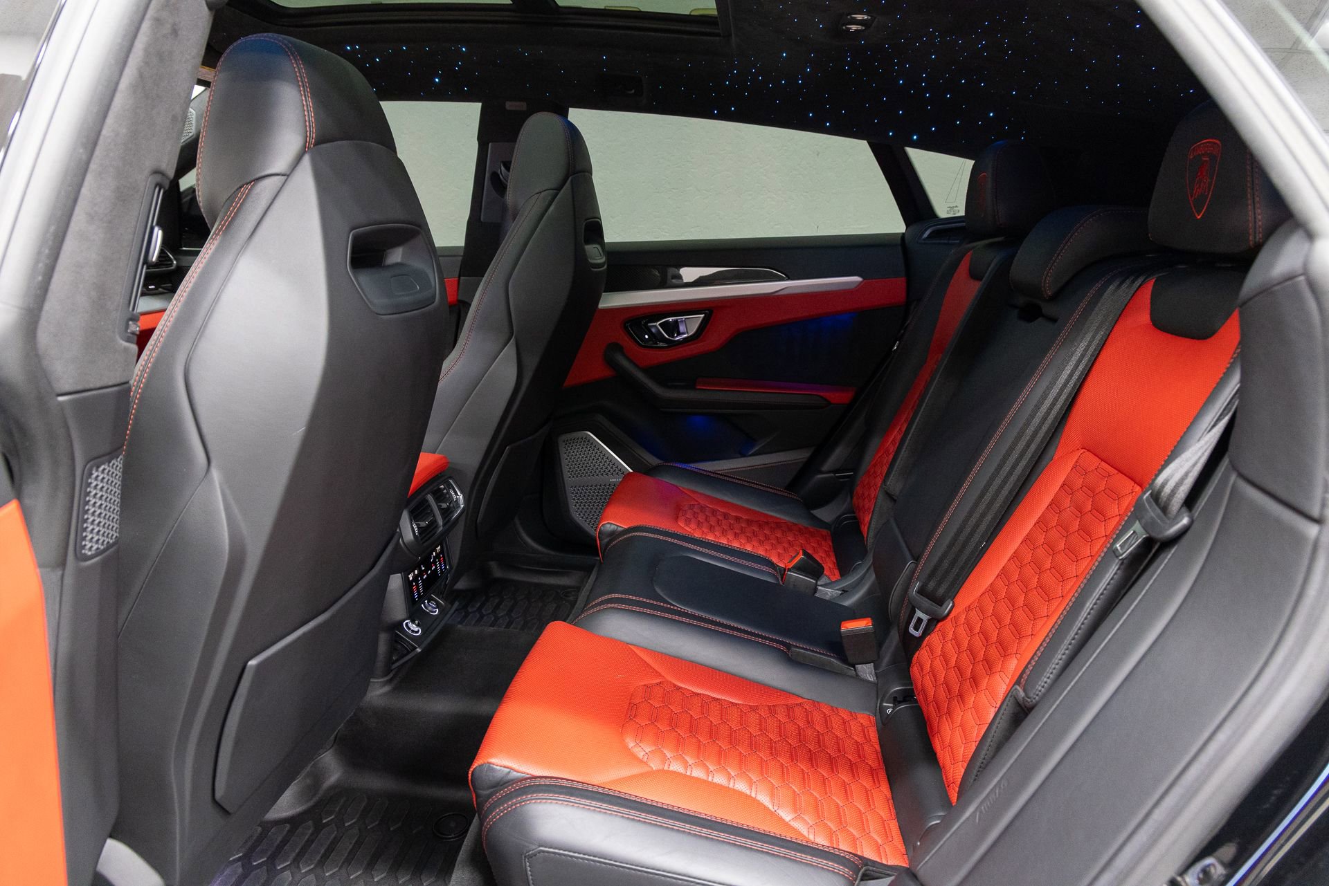 Used 2020 Lamborghini Urus AWD/4WD image 8