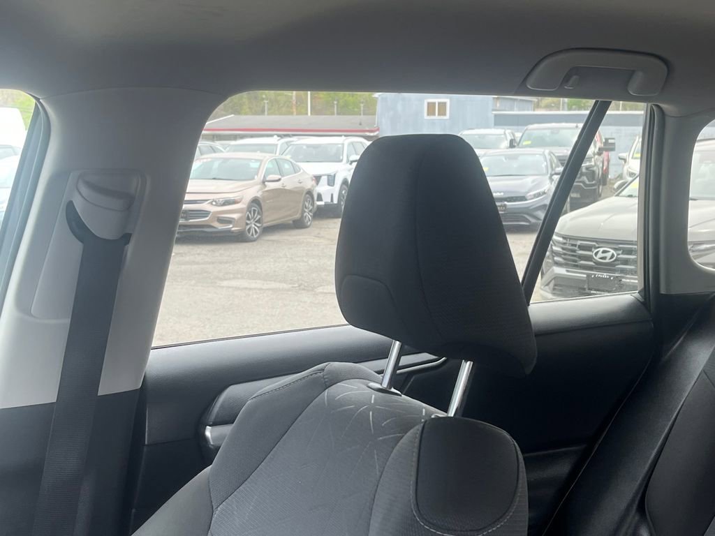 Used 2025 Toyota RAV4 XLE AWD/4WD image 26