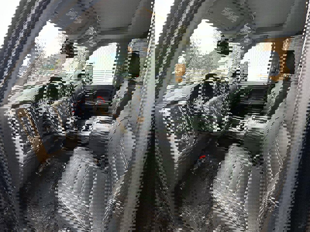 Used 2016 GMC Sierra 3500 Denali w/ Duramax Plus Package image 4