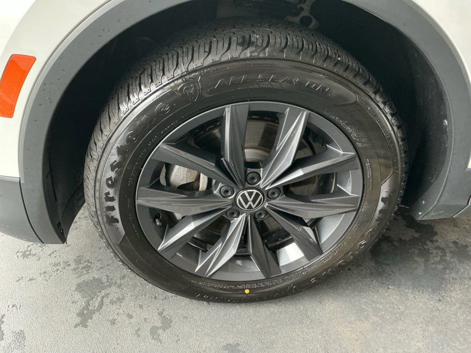 Used 2022 Volkswagen Tiguan SE image 24