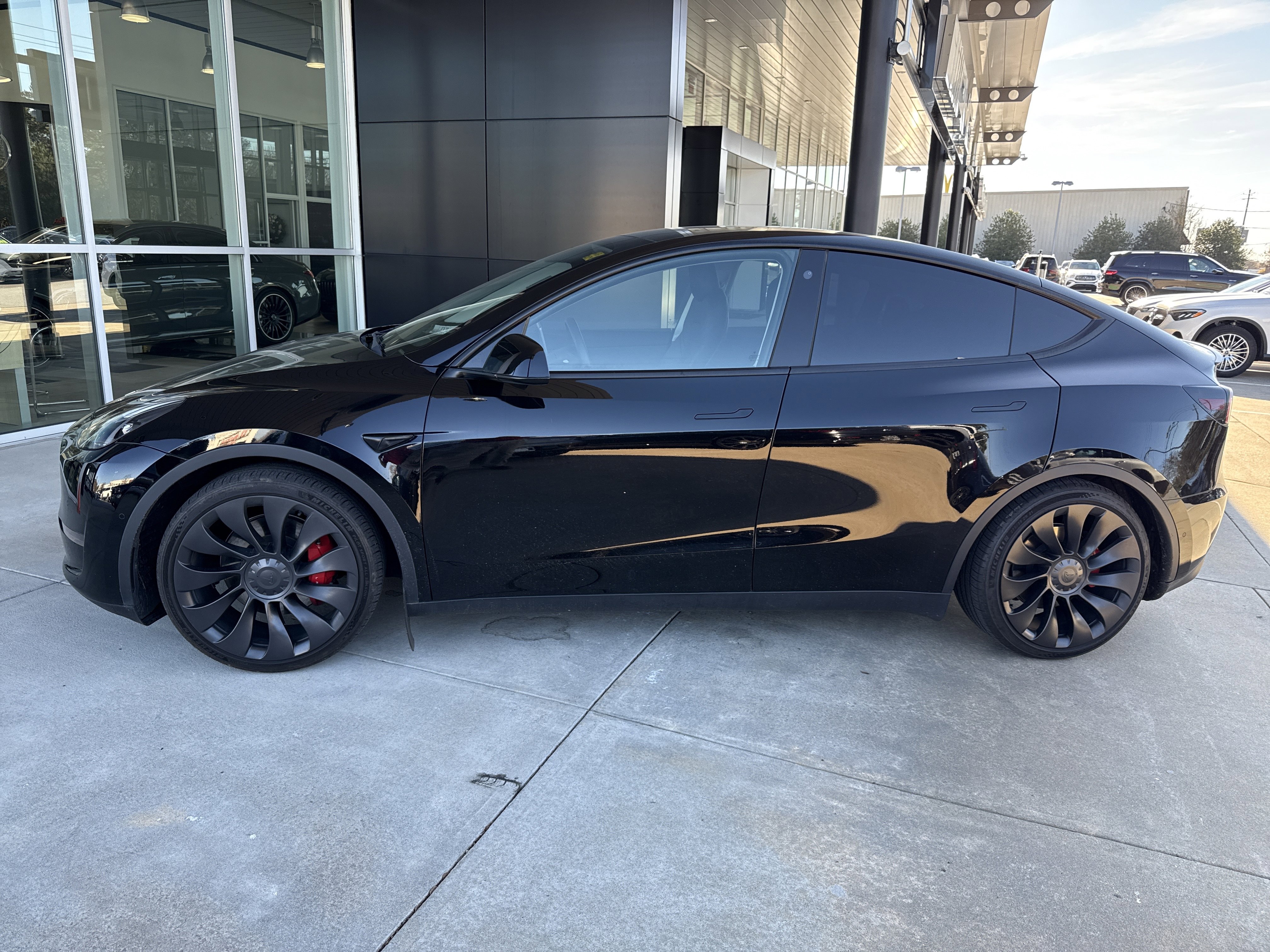 Used 2022 Tesla Model Y Performance image 3
