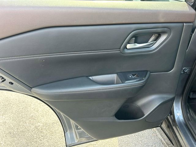 Used 2023 Nissan Rogue SL image 19