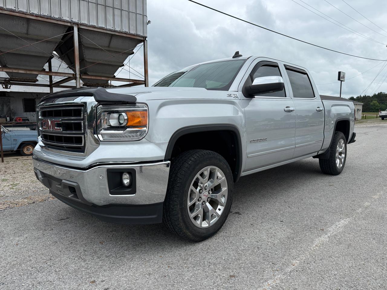 Used 2015 GMC Sierra 1500 SLT w/ SLT Crew Cab Value Package AWD/4WD image 1