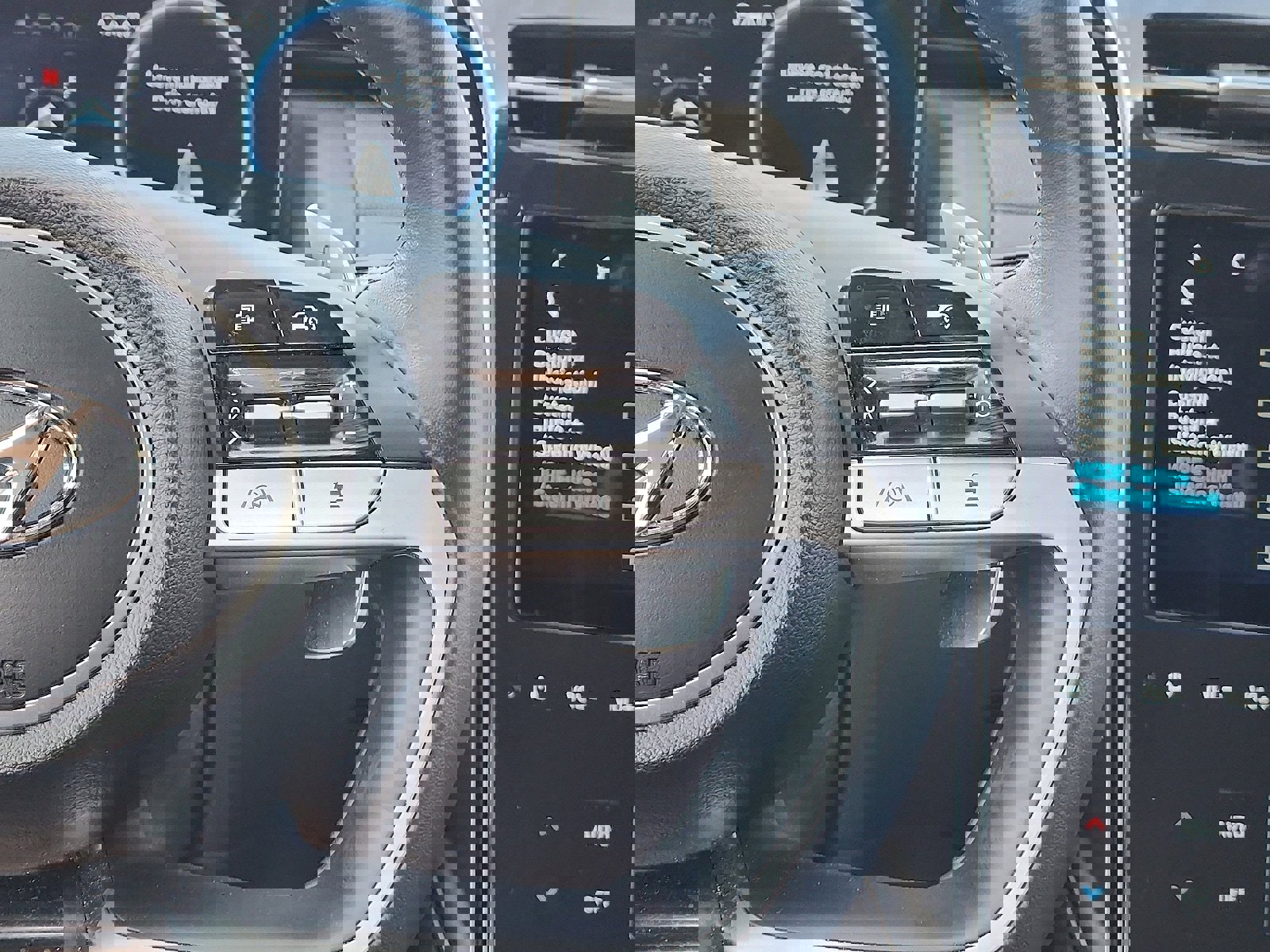 Used 2022 Hyundai Tucson Limited image 16