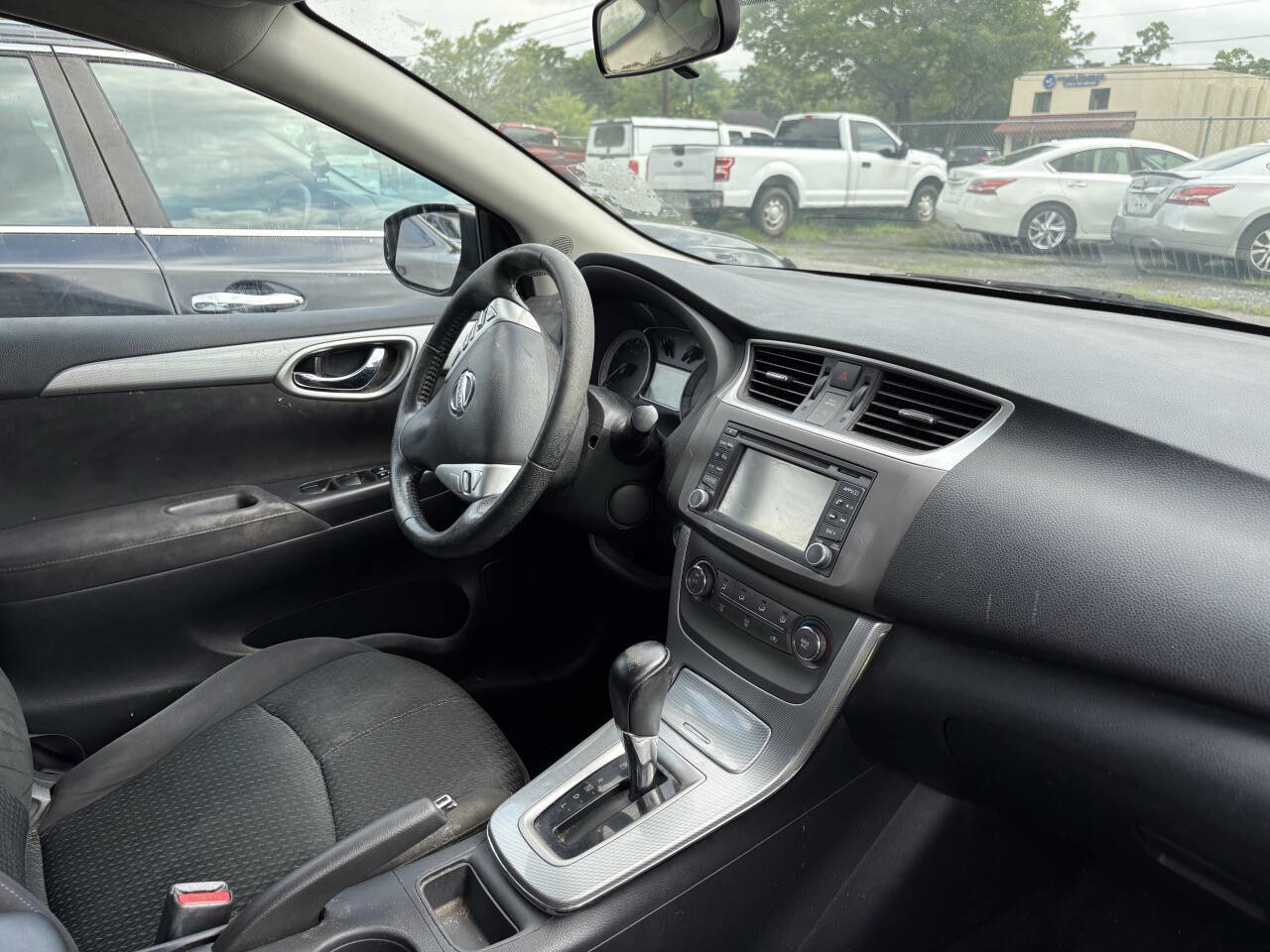 Used 2014 Nissan Sentra SR w/ SR Driver Package FWD image 7