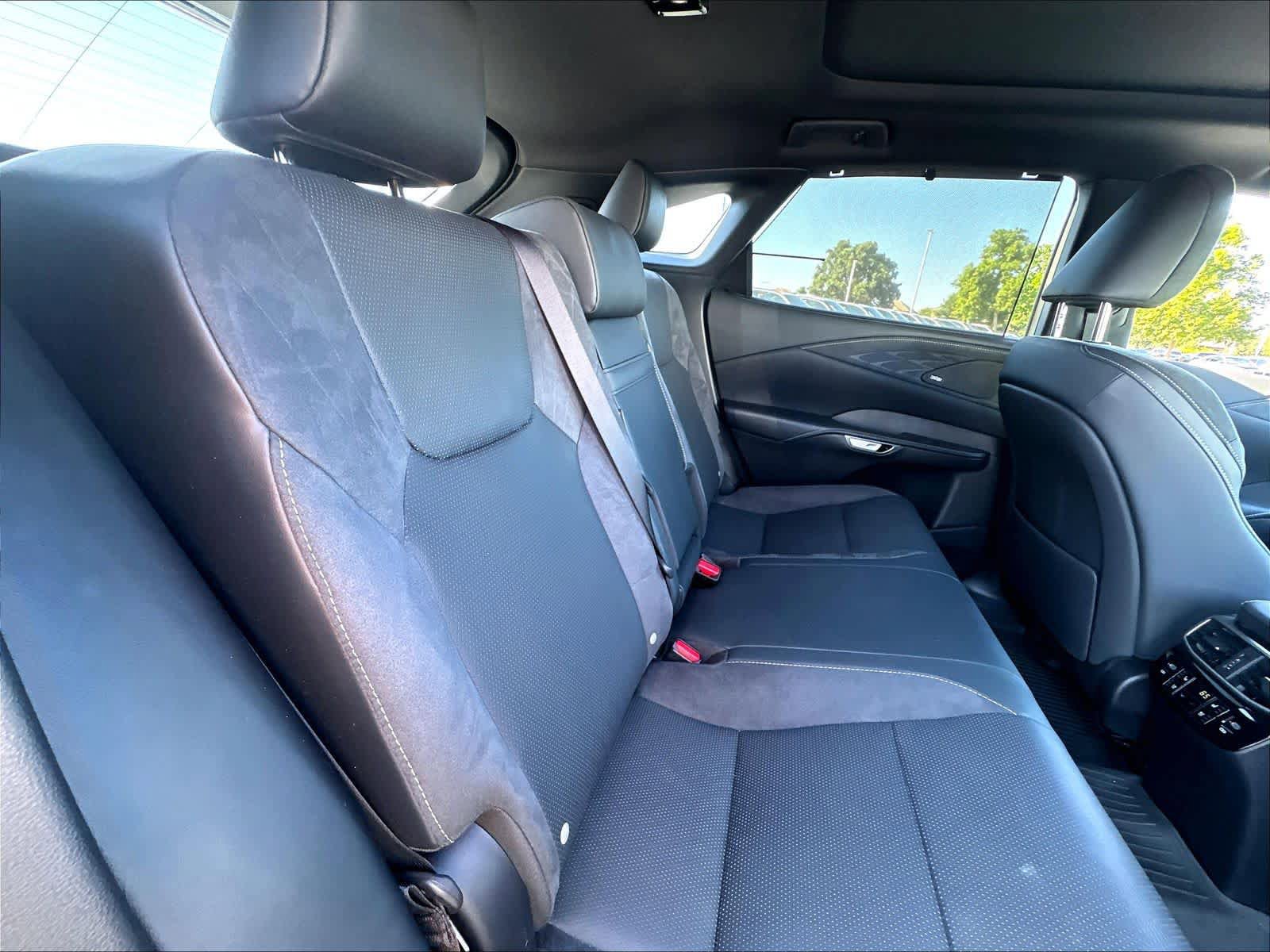 Used 2025 Lexus RX 450h AWD w/ Convenience Package image 26