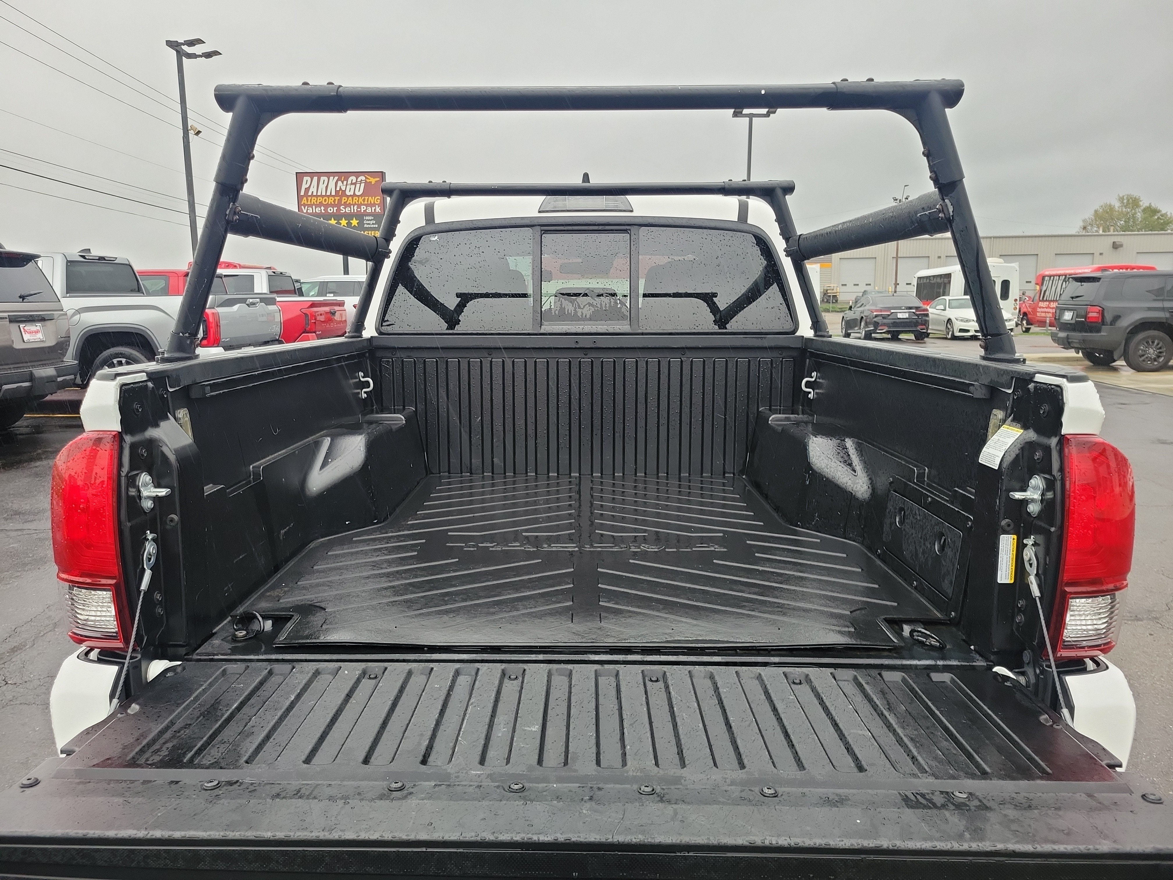 Used 2022 Toyota Tacoma SR AWD/4WD image 8