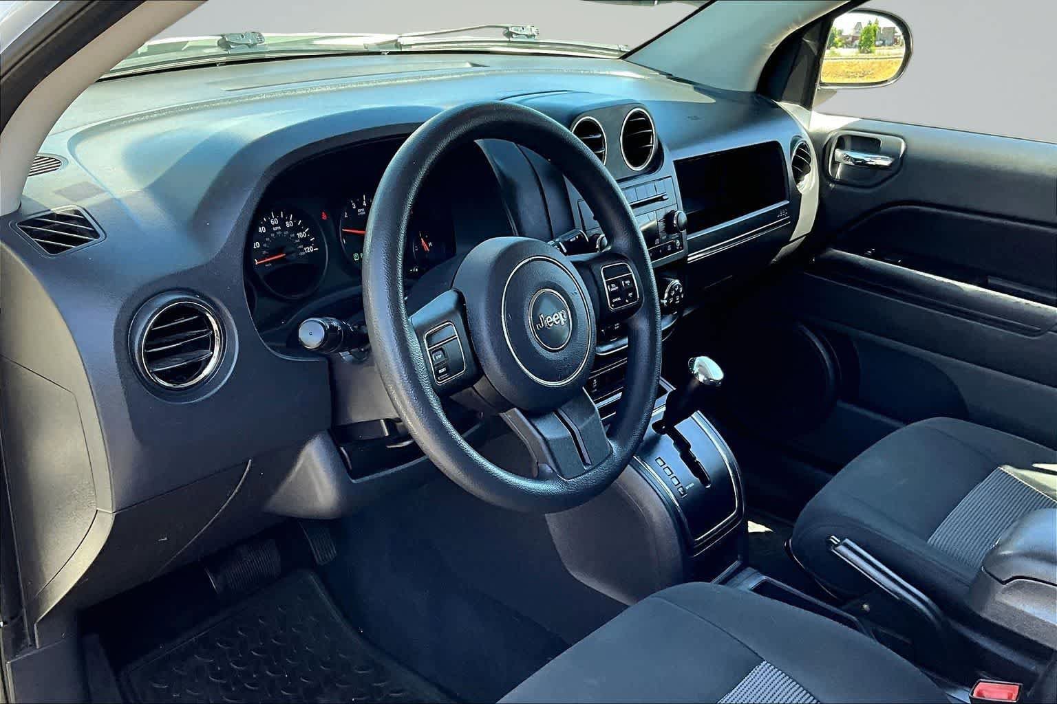 Used 2012 Jeep Compass Sport AWD/4WD image 2