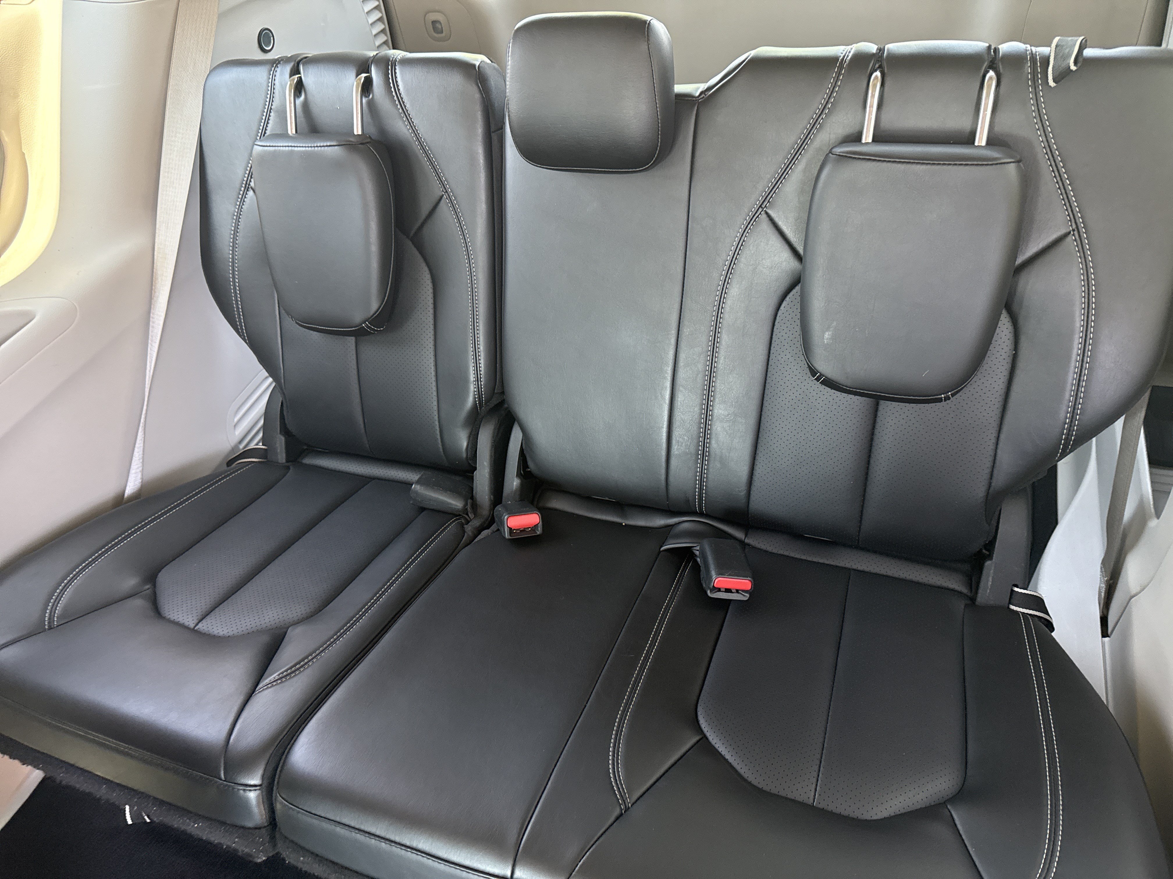Used 2024 Chrysler Pacifica Touring-L FWD image 22