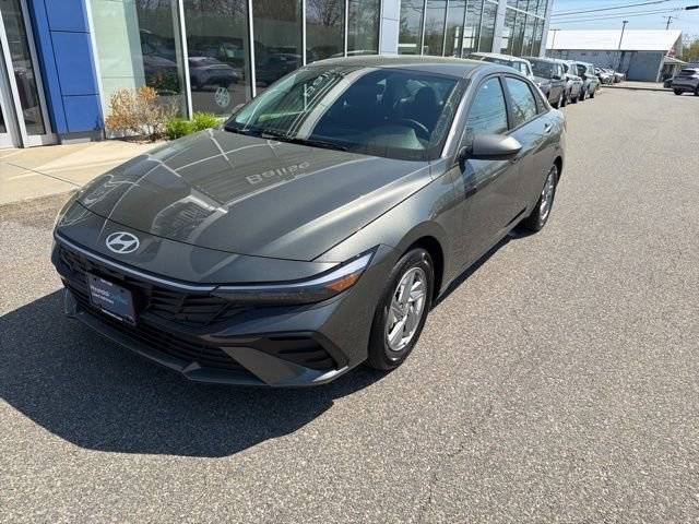 Certified 2026 Hyundai Elantra SE w/ Cargo Package FWD image 2