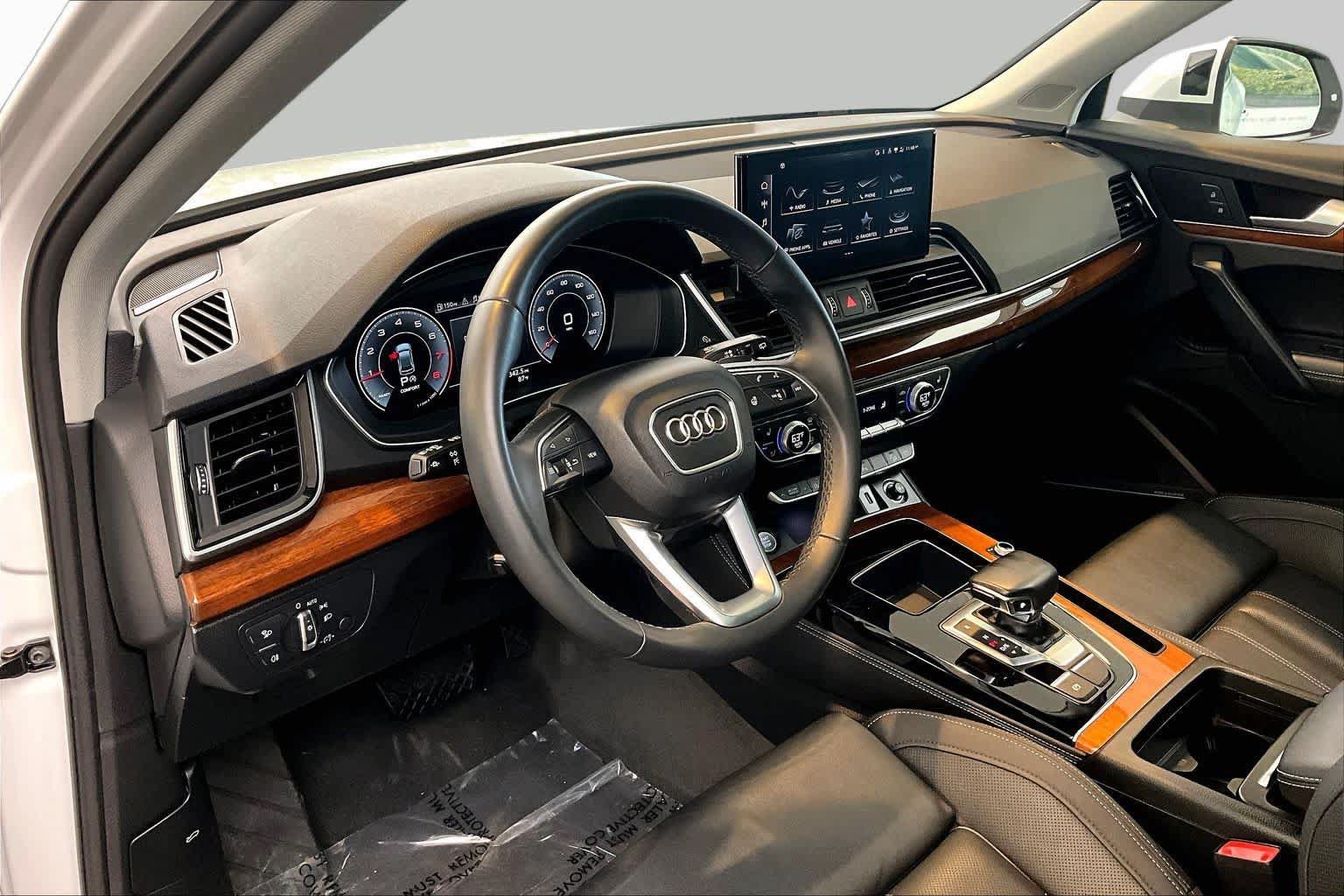 Used 2022 Audi Q5 2.0T Premium Plus w/ Premium Plus Package AWD/4WD image 18