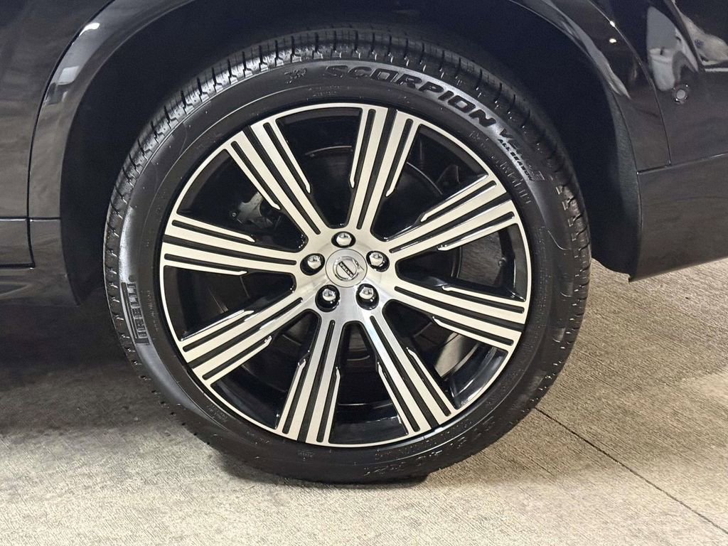 Used 2025 Volvo XC90 T8 Plus w/ Protection Package Premier AWD/4WD image 13