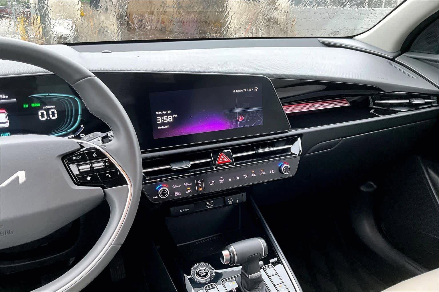 Used 2023 Kia Niro EX image 10