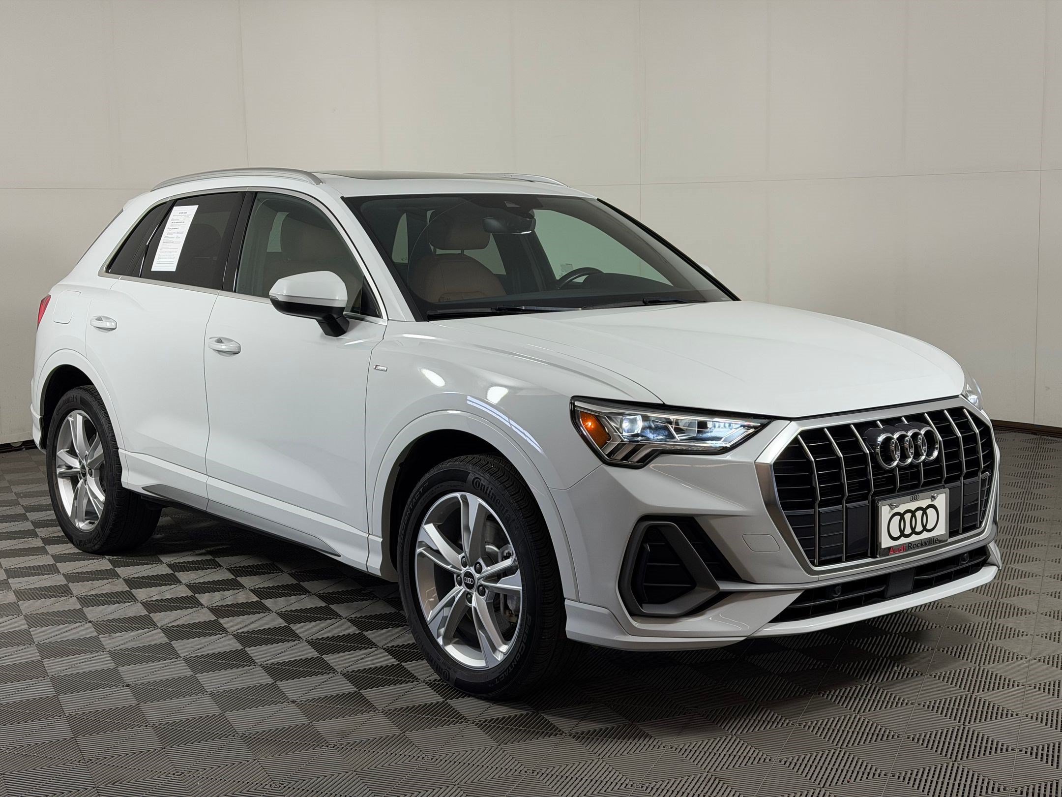 Certified 2023 Audi Q3 2.0T Premium w/ Convenience Package AWD/4WD image 7