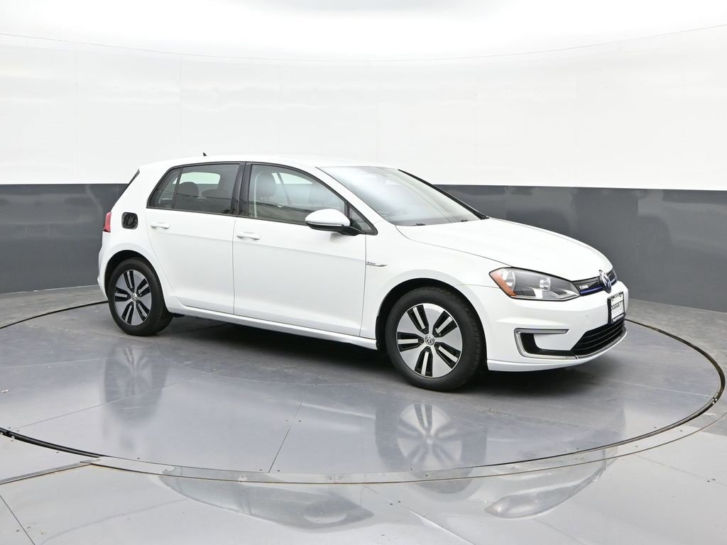 Used 2016 Volkswagen e-Golf SE w/ DC Fast Charging Package image 16