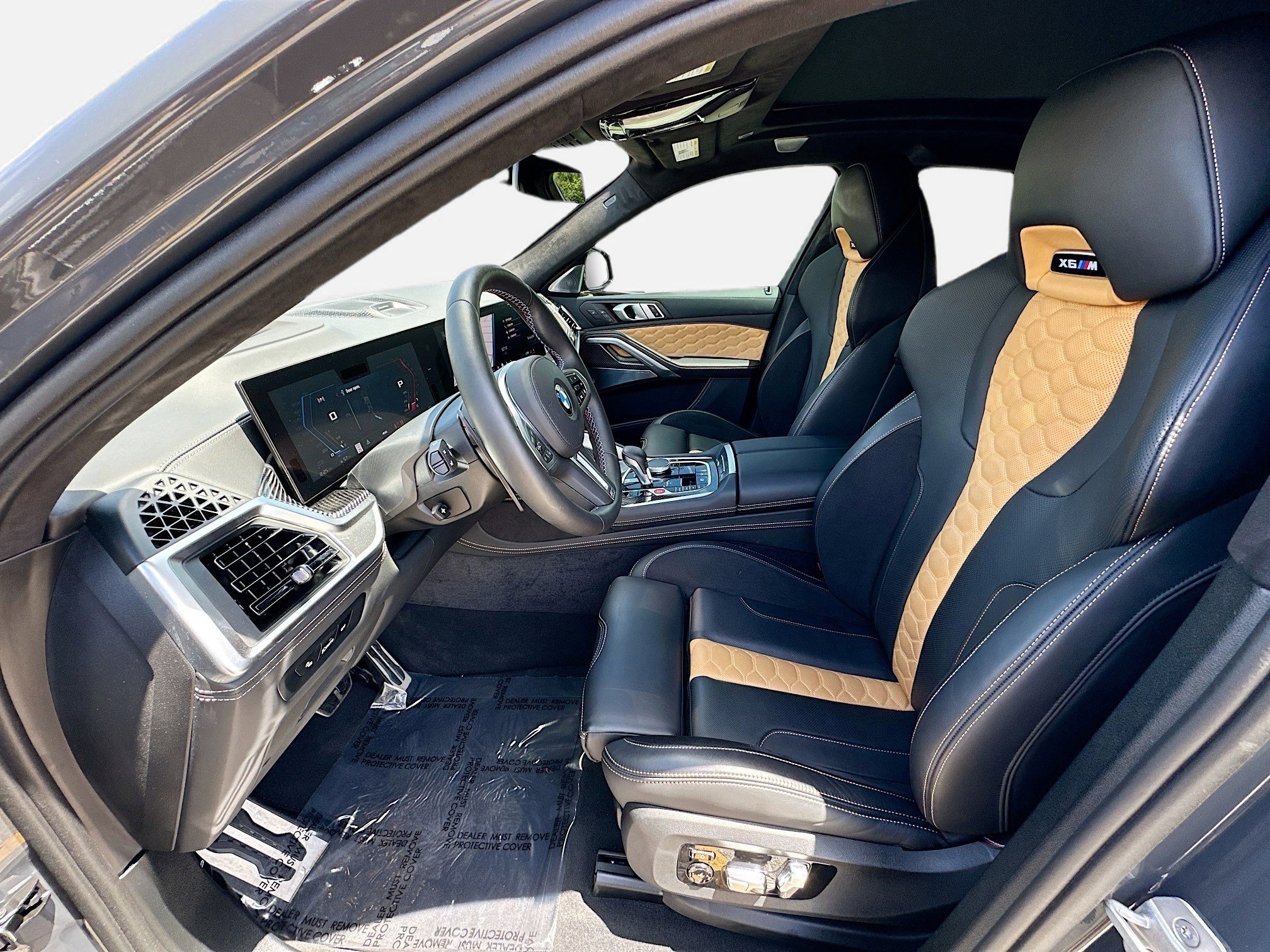 Used 2025 BMW X6 M Competition w/ Executive Package image 21