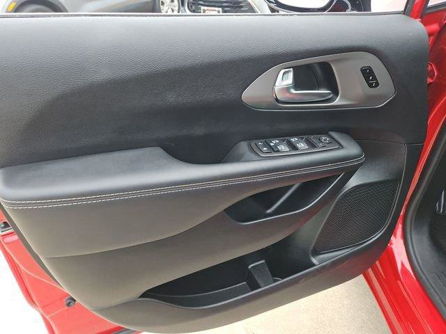 Used 2025 Chrysler Pacifica Select FWD image 20