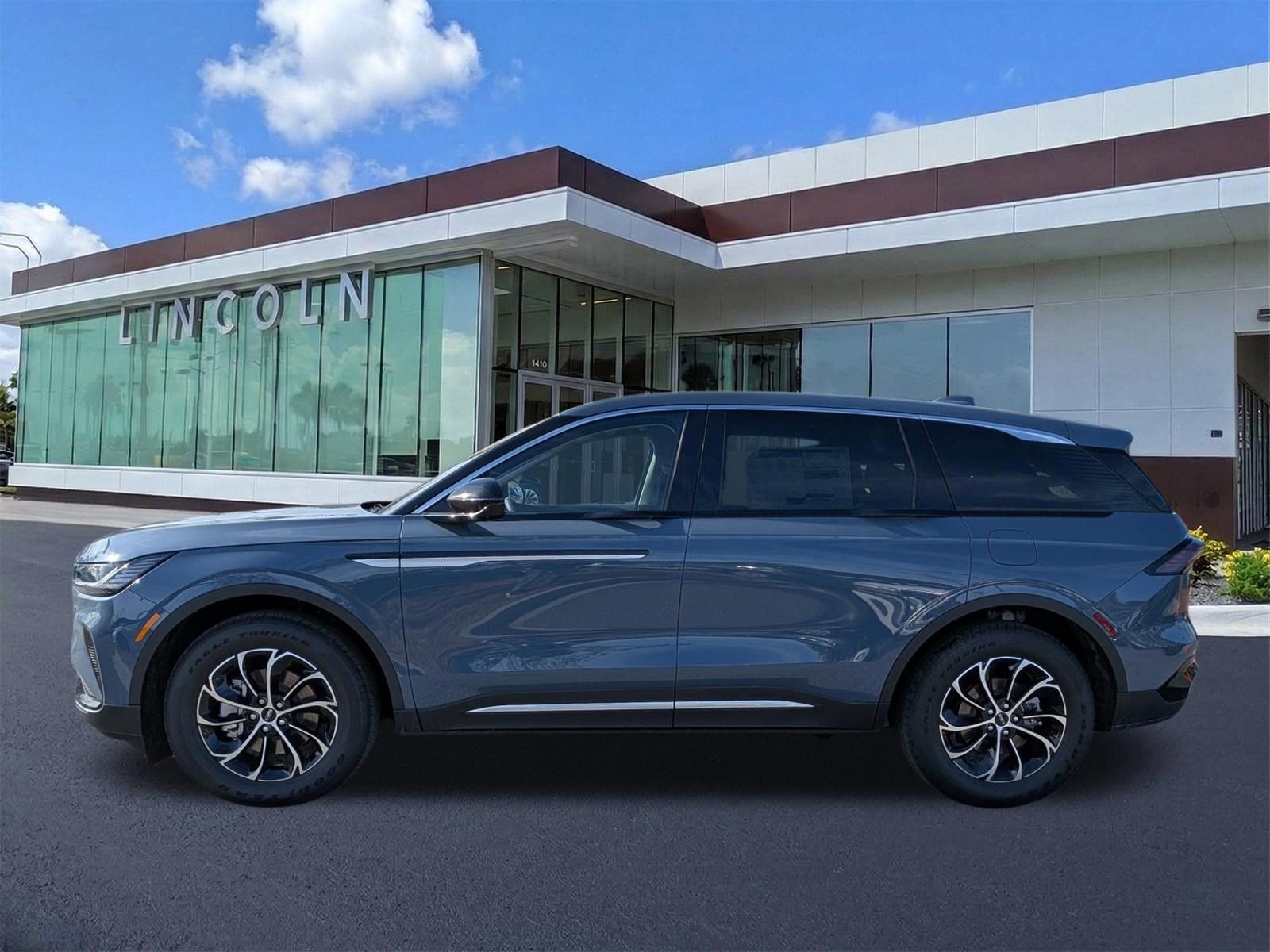 New 2026 Lincoln Nautilus Premier image 8