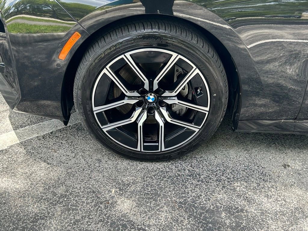 Used 2025 BMW 740i xDrive AWD/4WD image 30