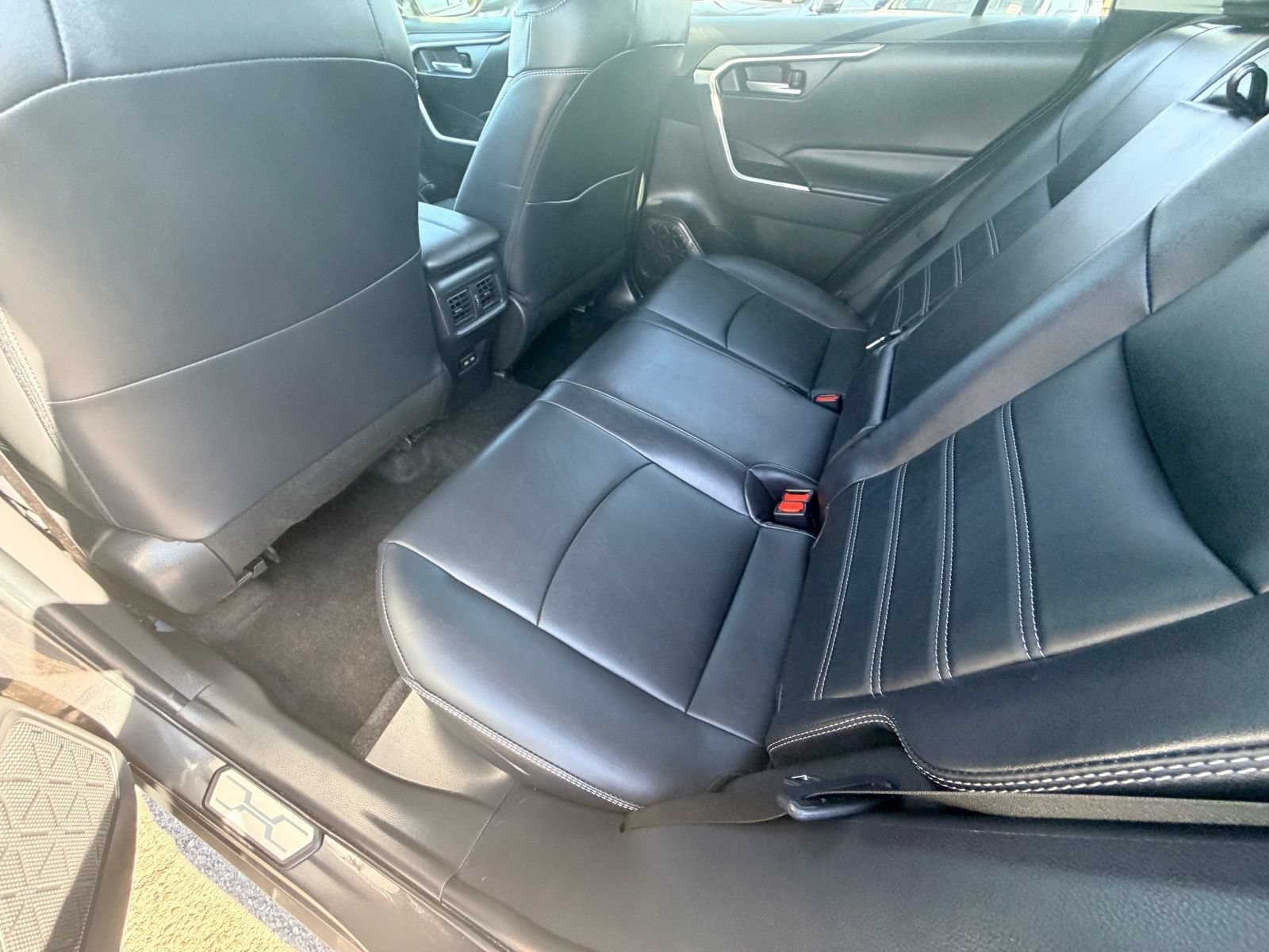 Used 2024 Toyota RAV4 XLE Premium FWD image 14