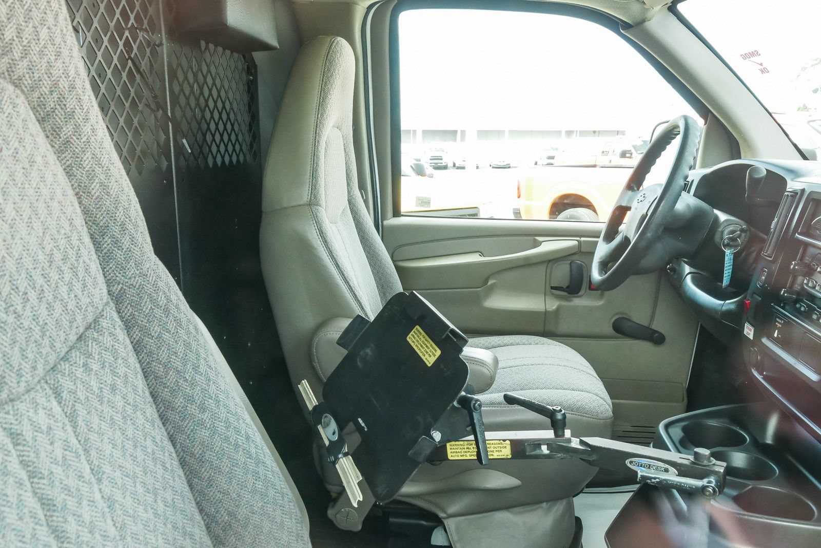 Used 2007 Chevrolet Express 2500 RWD image 11