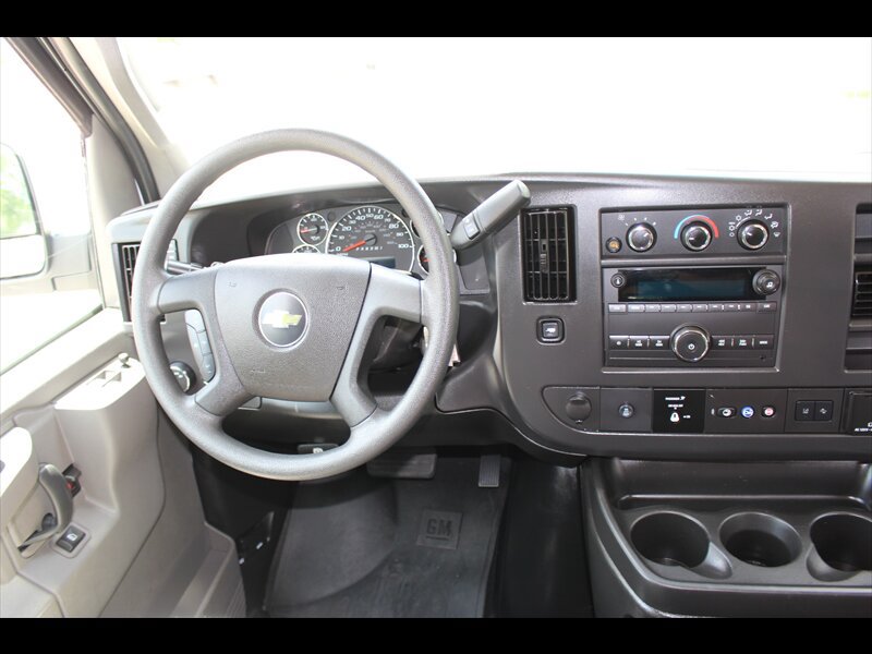 Used 2024 Chevrolet Express 3500 LT w/ LT Preferred Equipment Group RWD image 16