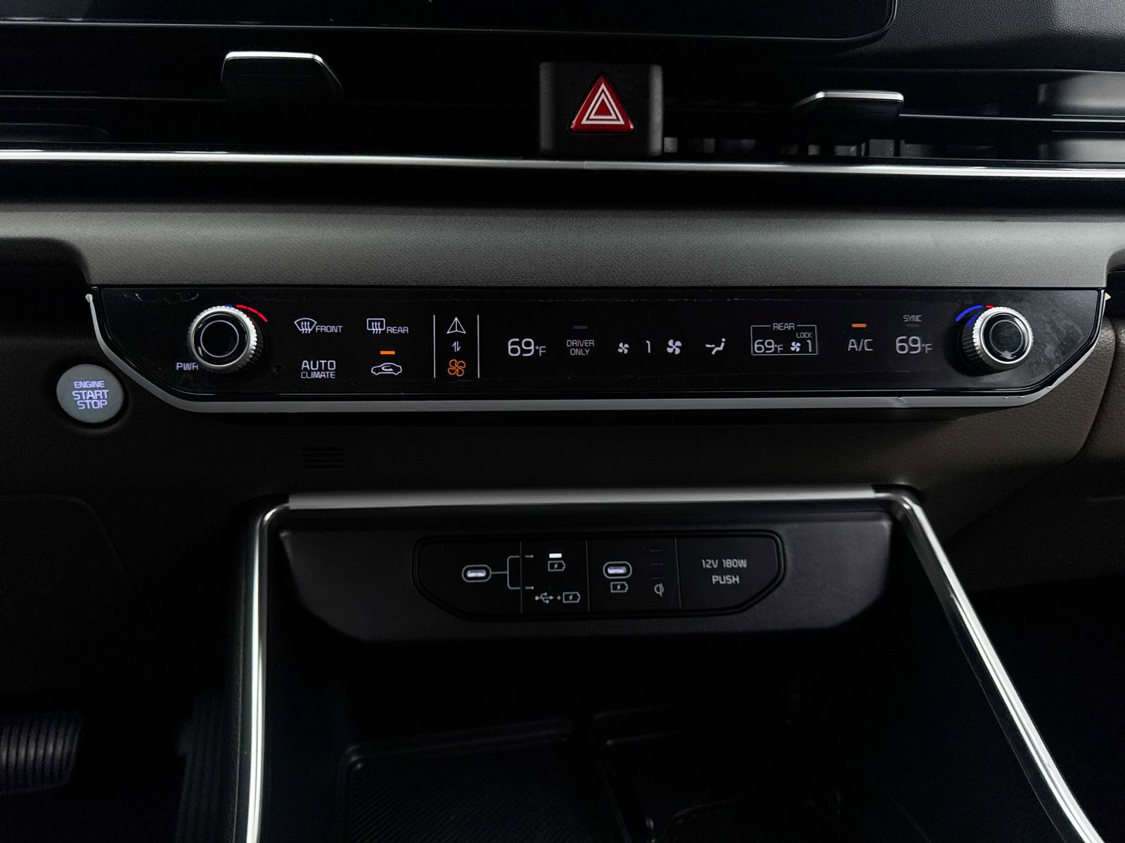 Certified 2025 Kia Carnival EX image 26