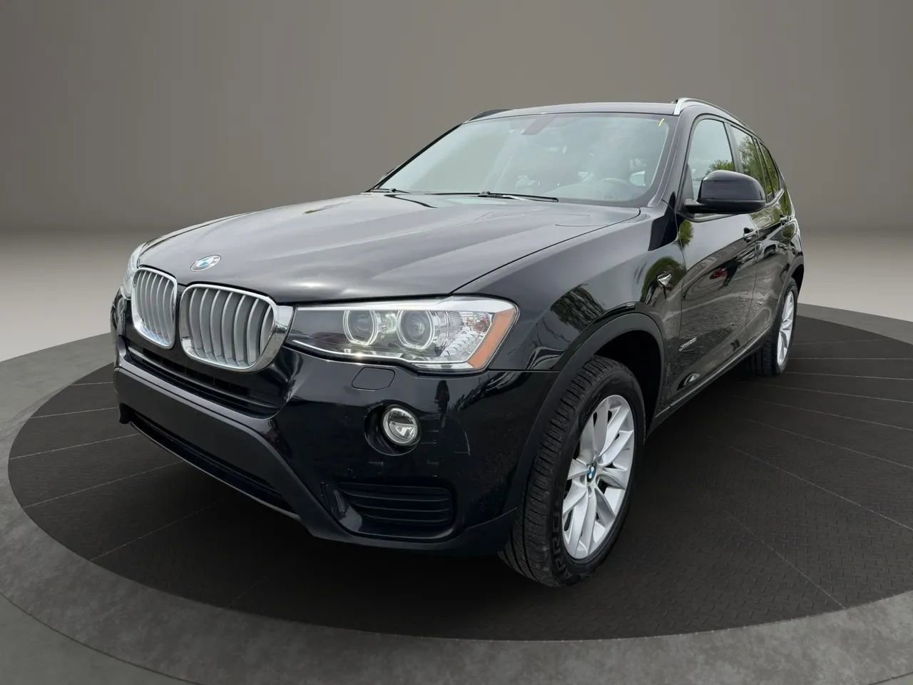 Used 2017 BMW X3 xDrive28i AWD/4WD image 1