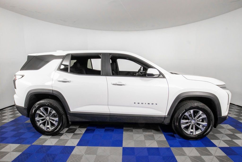 Used 2025 Chevrolet Equinox LT image 4