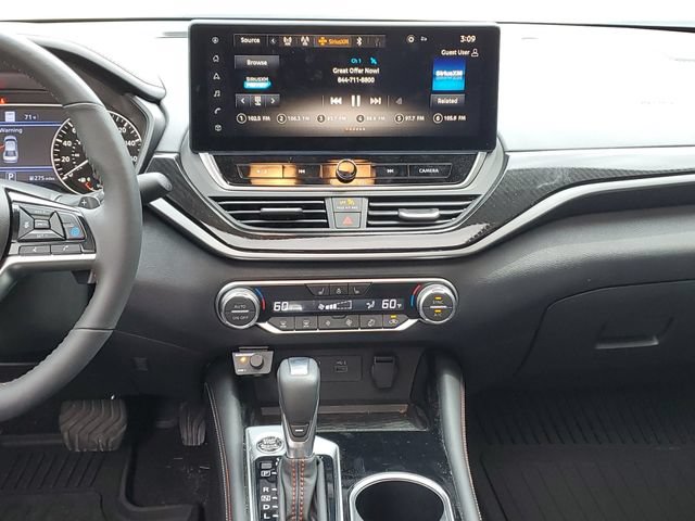 Used 2024 Nissan Altima 2.0 SR FWD image 27