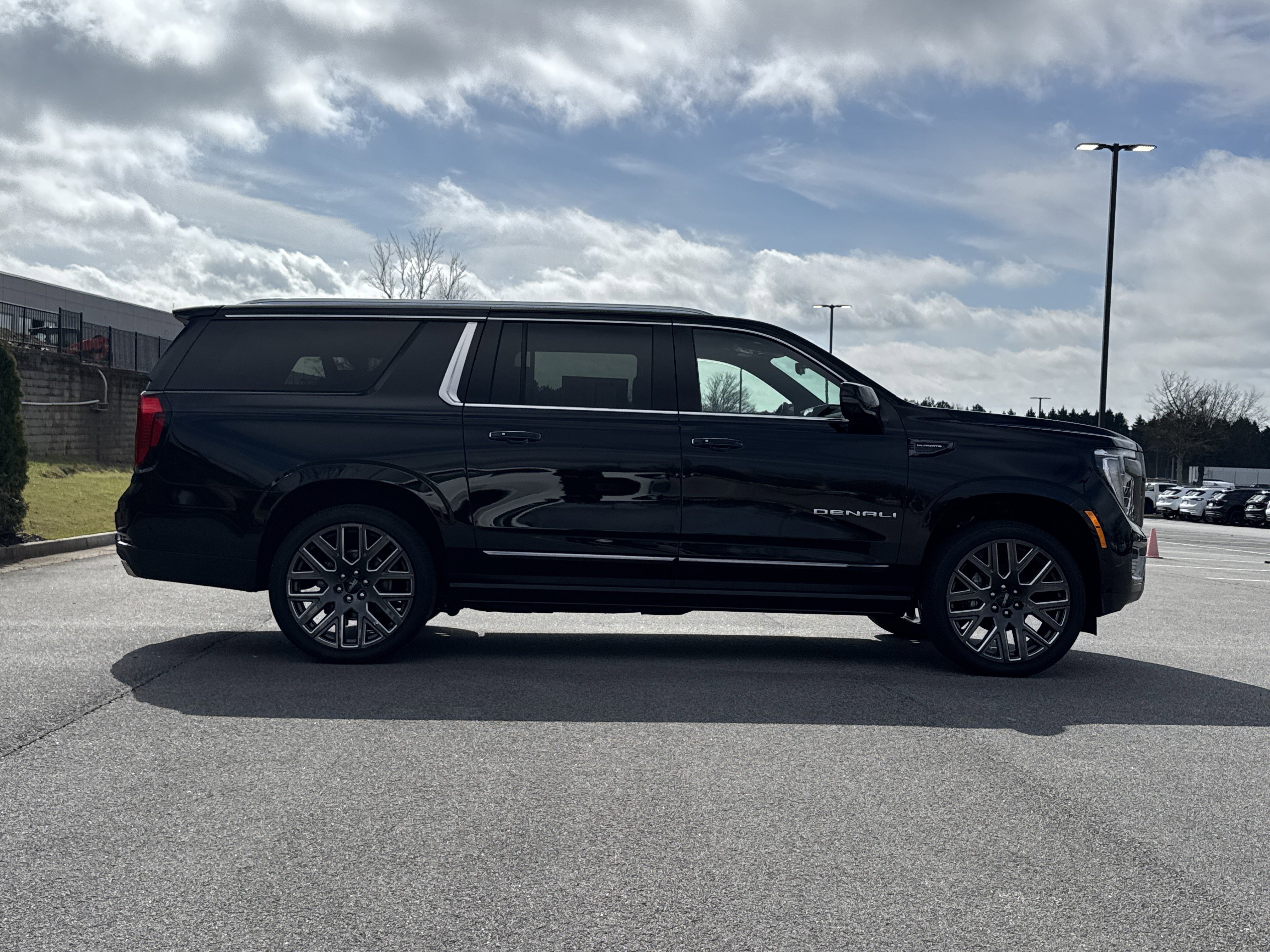 Used 2026 GMC Yukon XL Denali Ultimate w/ LPO, Floor Liner Package image 10