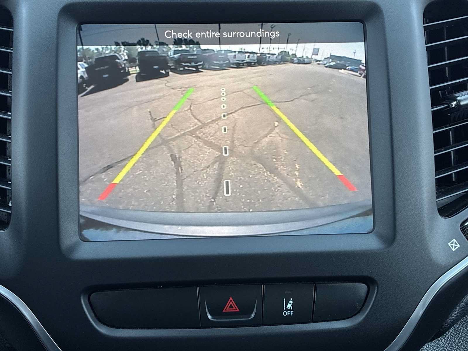 Used 2022 Jeep Cherokee Latitude AWD/4WD image 22