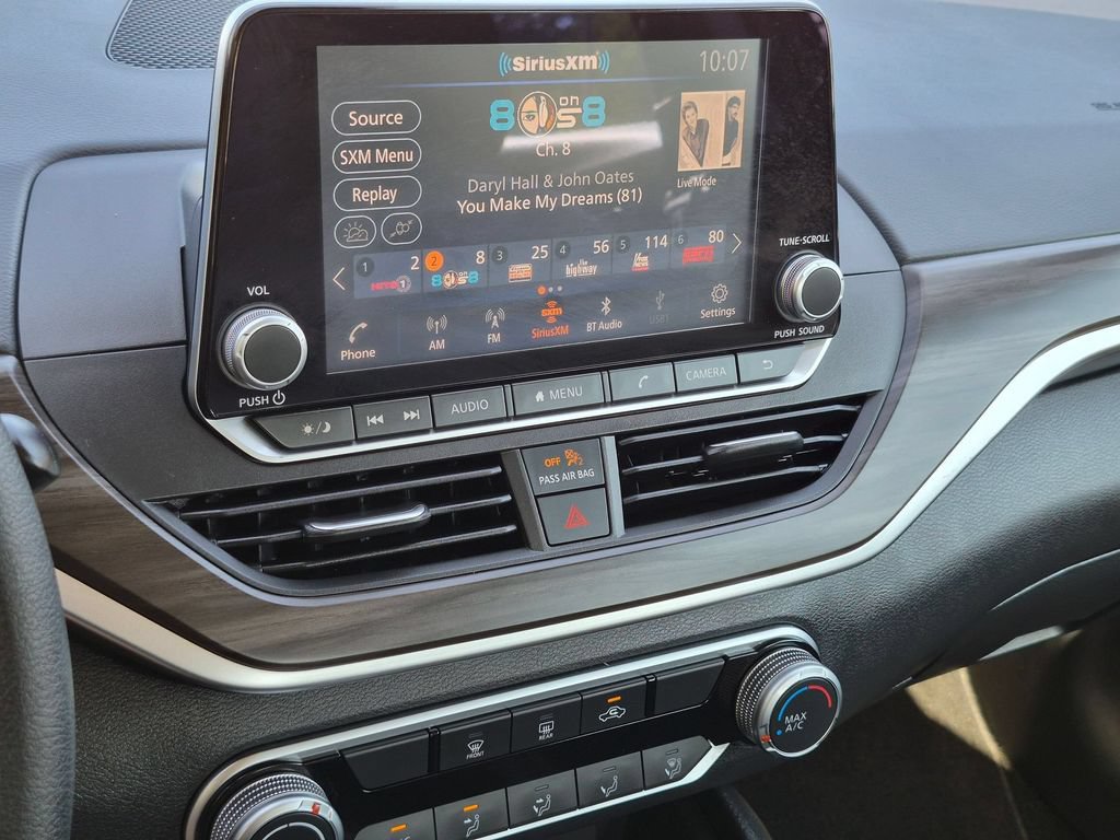 Used 2025 Nissan Altima 2.5 SV FWD image 17