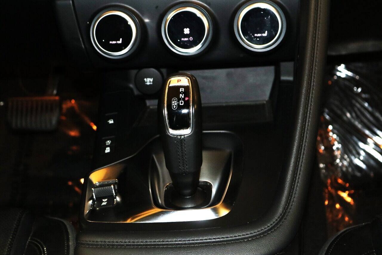 Used 2020 Jaguar E-PACE SE AWD/4WD image 39