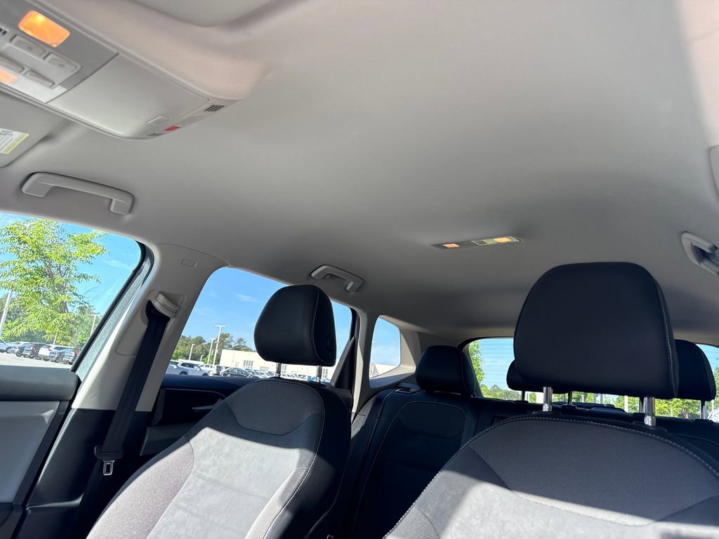 Used 2022 Volkswagen Taos SE image 29