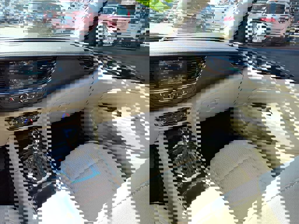 Used 2018 Buick Regal Preferred w/ Driver Confidence Package #1 image 14