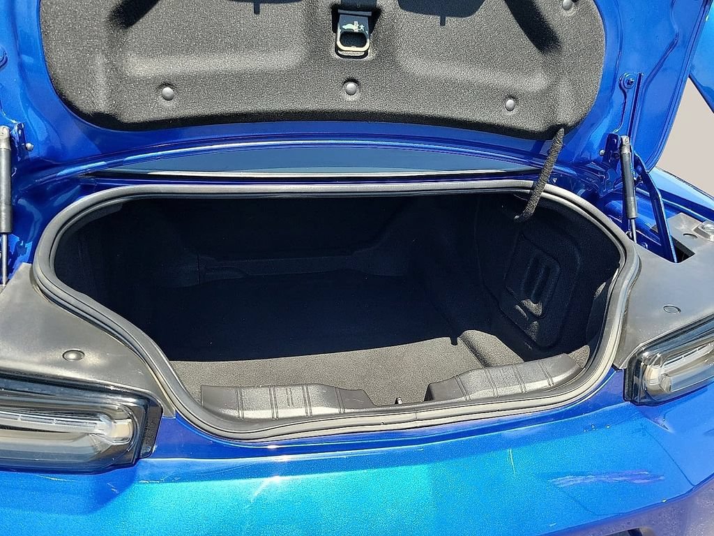 Used 2022 Chevrolet Camaro SS RWD image 8