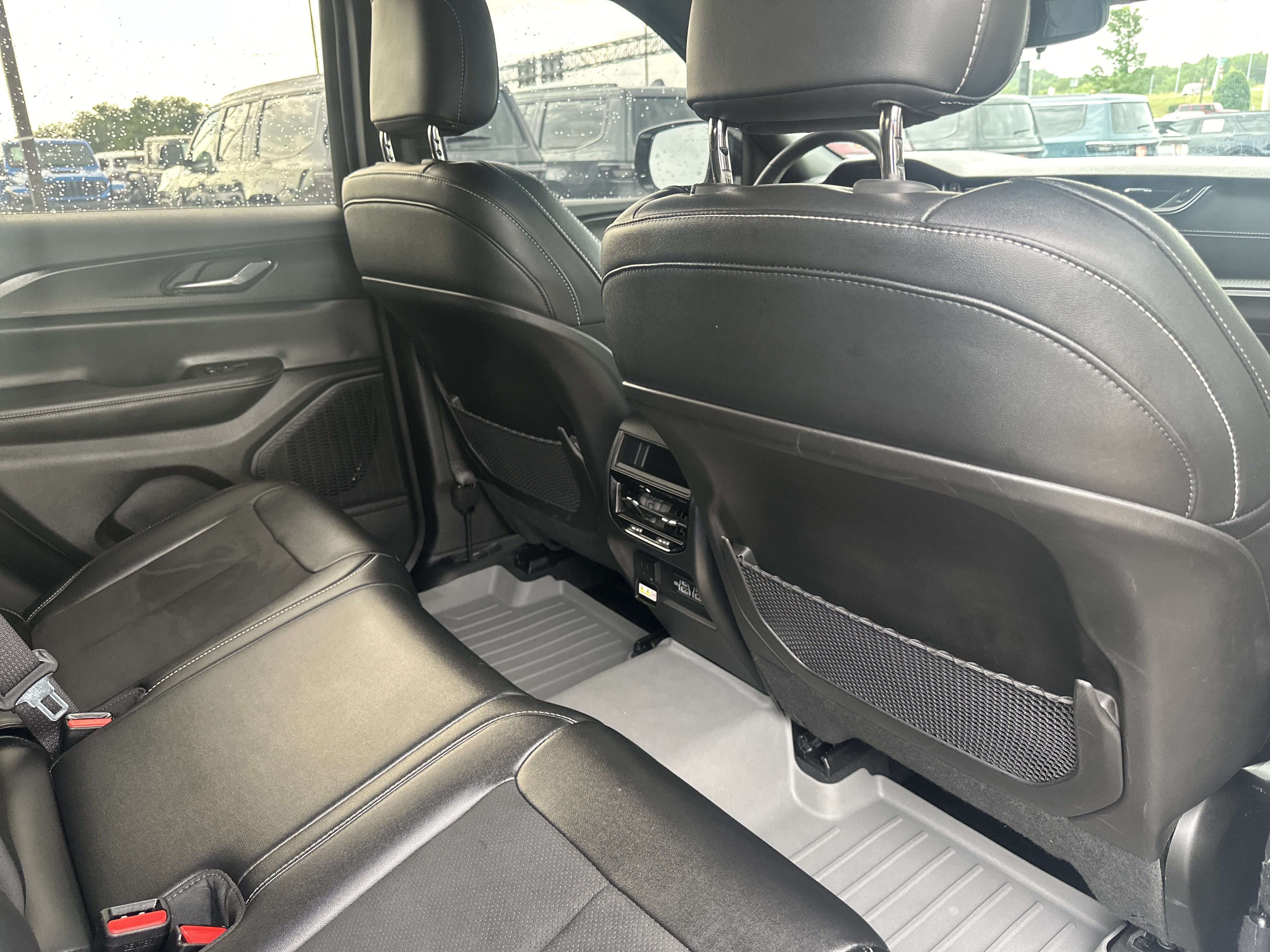 Used 2024 Jeep Grand Cherokee Altitude AWD/4WD image 25
