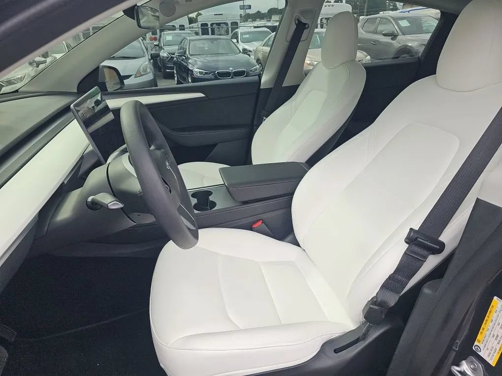 Used 2022 Tesla Model Y Long Range AWD/4WD image 13