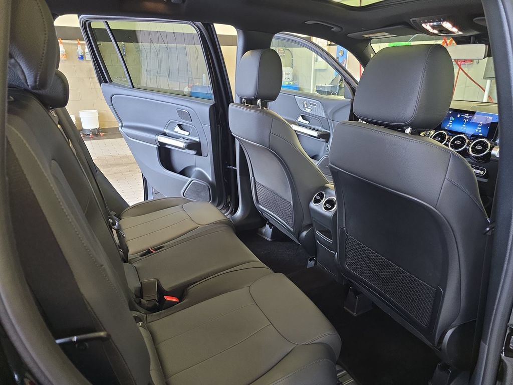Used 2026 Mercedes-Benz GLB 250 image 12