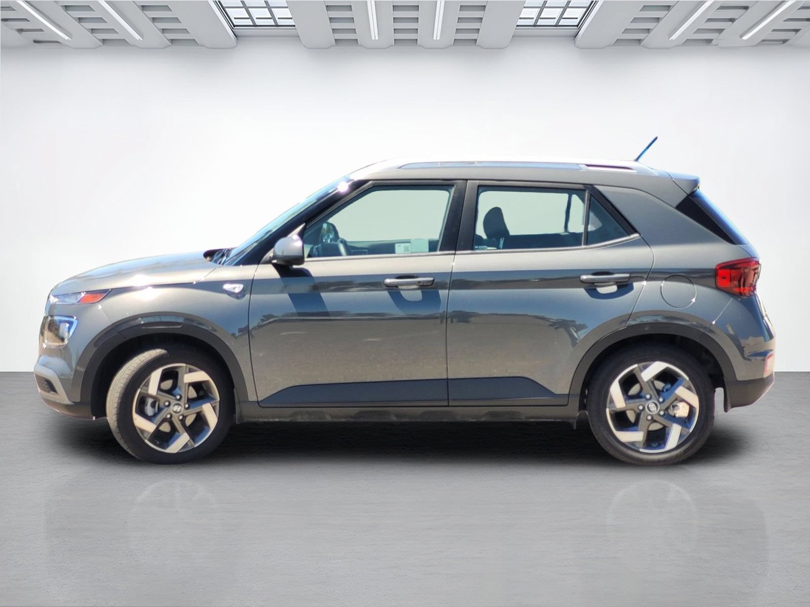 Certified 2025 Hyundai Venue SEL FWD image 15