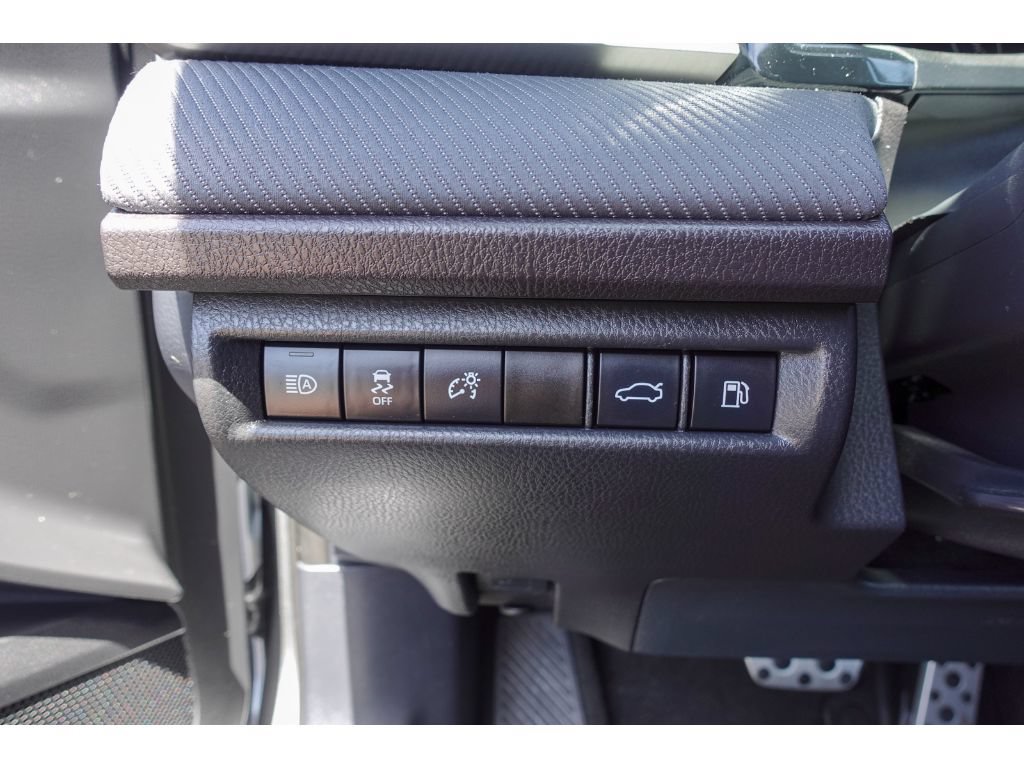 Used 2025 Toyota Camry SE FWD image 12