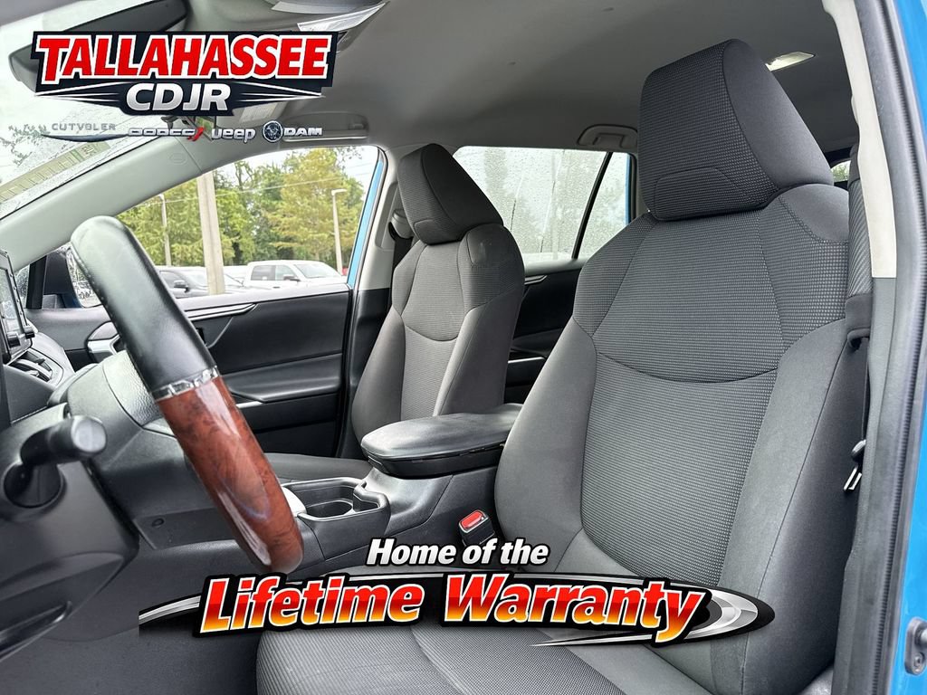 Used 2021 Toyota RAV4 LE FWD image 13
