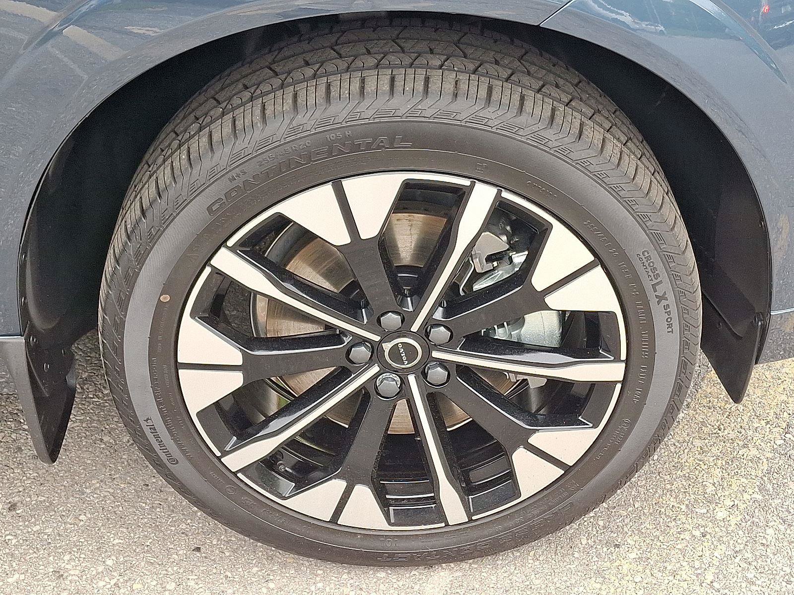 Certified 2026 Volvo XC60 T8 Plus w/ Climate Package AWD/4WD image 8