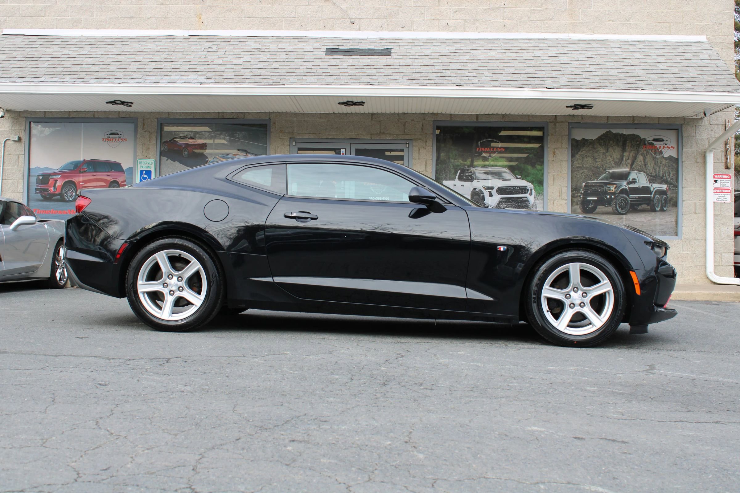 Used 2019 Chevrolet Camaro LT w/ Technology Package image 24