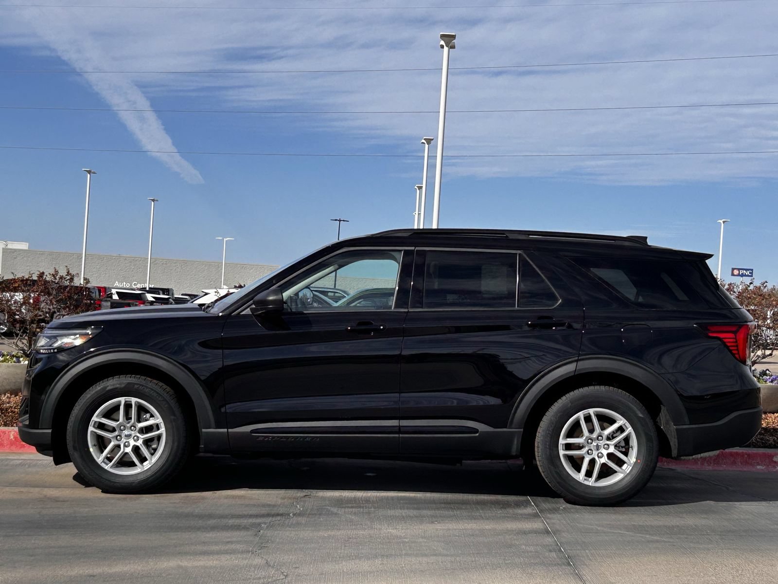 New 2026 Ford Explorer Active w/ Active Comfort Package RWD image 3