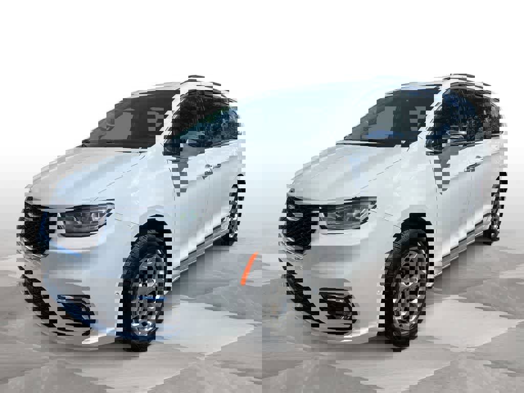 Used 2022 Chrysler Pacifica Limited image 1